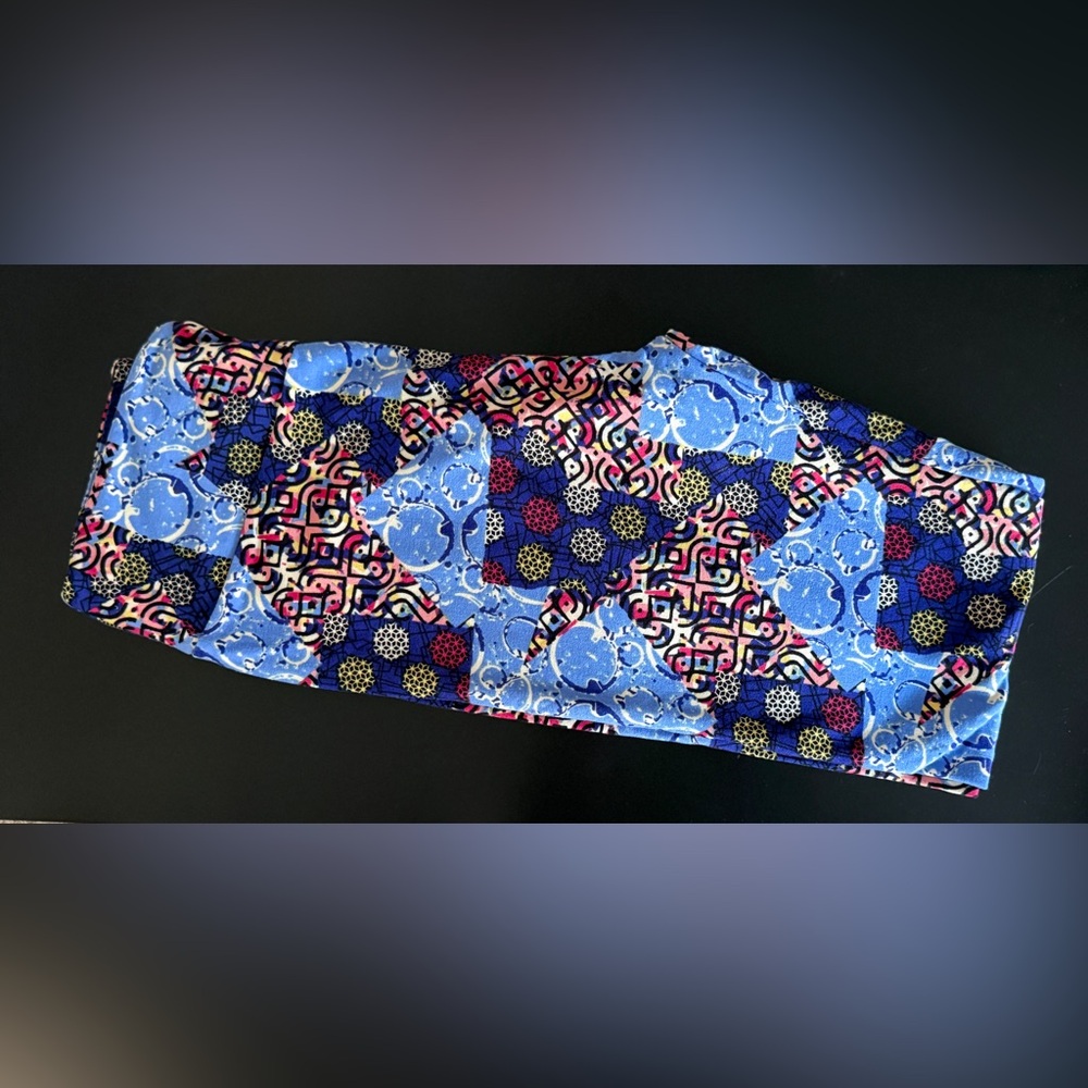 LuLaRoe Colorful Geometric Print OS Leggings